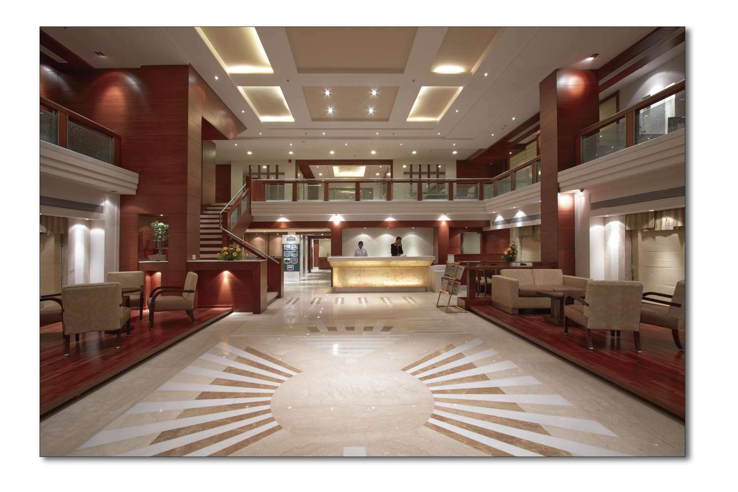 Hotel Surestay By Western 4*